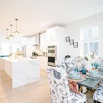 Modern 5Br & 5Ba Rooftop Deck & Private Parking