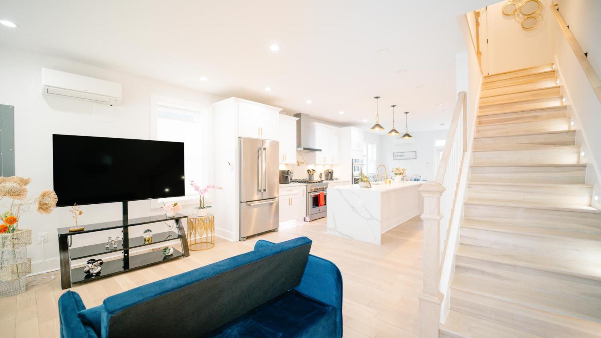Modern 5br & 5ba Rooftop Deck & Private Parking Ferienhaus *